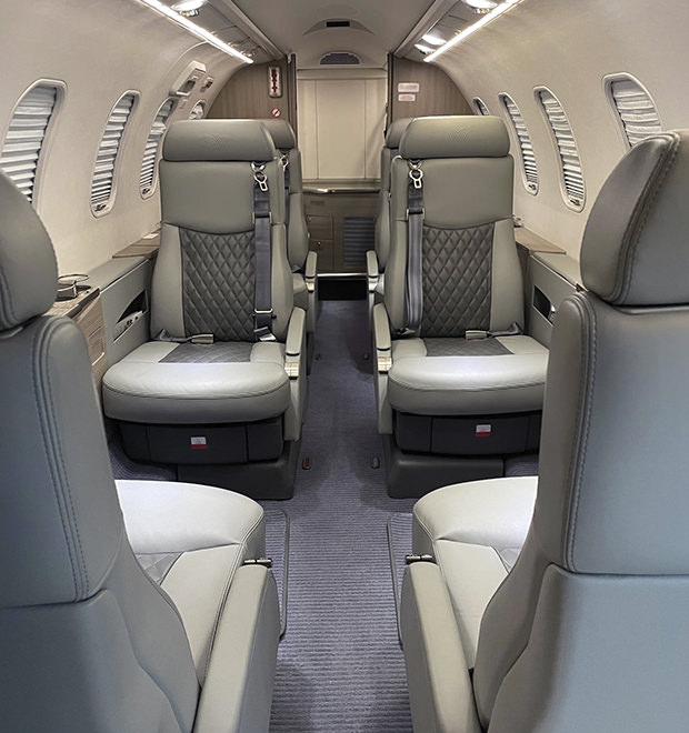 Bombardier Laserjet 40 interior design