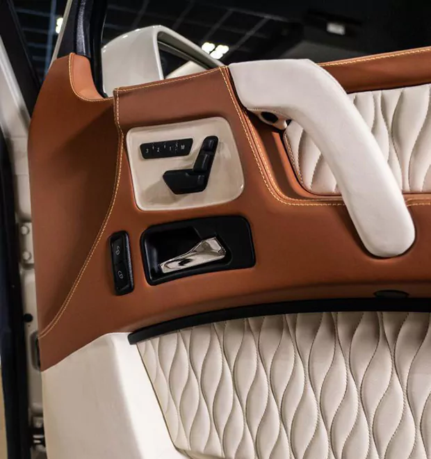 Mercedes Benz G500 parchment interiors details